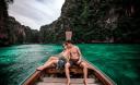 Кристально чистая вода и скалы лагуны Пилех на Пхукете, Таиланд
